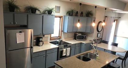 Perfect Rating DT Home! Walk to Beach, Eats and More! 5 Min. to Road America!