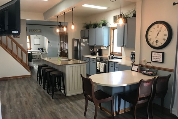 Kjøleskap, mikrobølgeovn, ovn og kokeplater