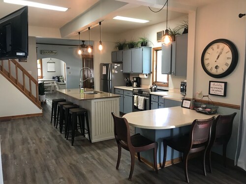 Perfect Rating DT Home! Walk to Beach, Eats and More! 5 Min. to Road America!