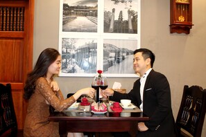 Breakfast, lunch and dinner served - Hue 1962 Inn (Hue)