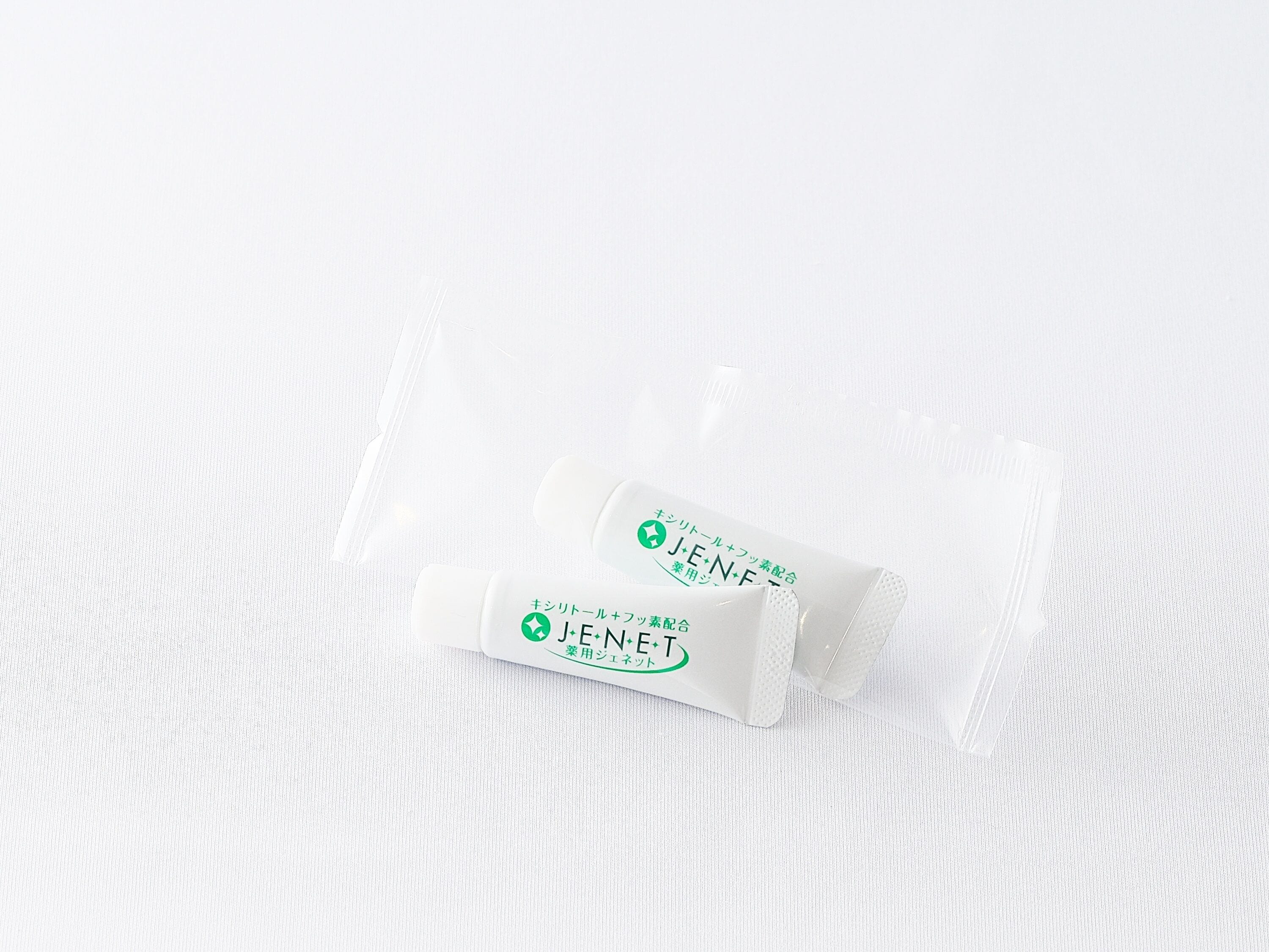 combined shower/bathtub, free toiletries, hair dryer, slippers