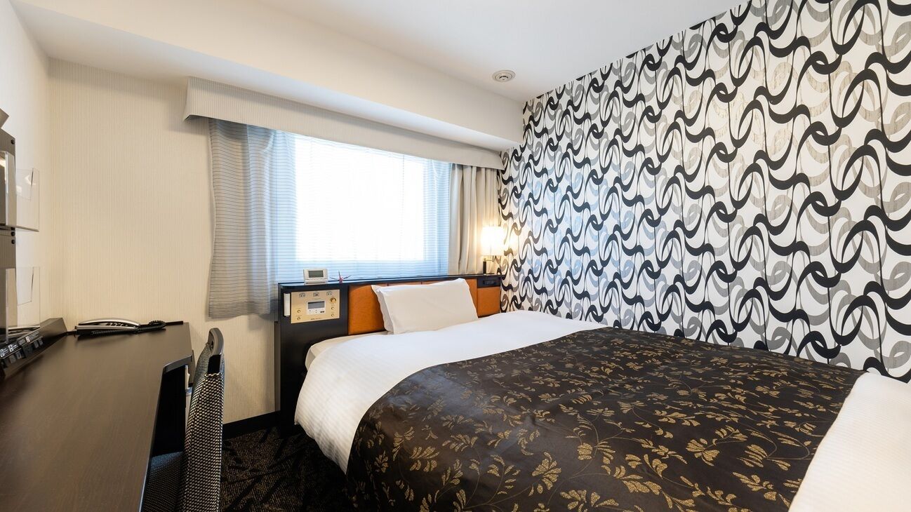 Blackout curtains, free WiFi, bed sheets