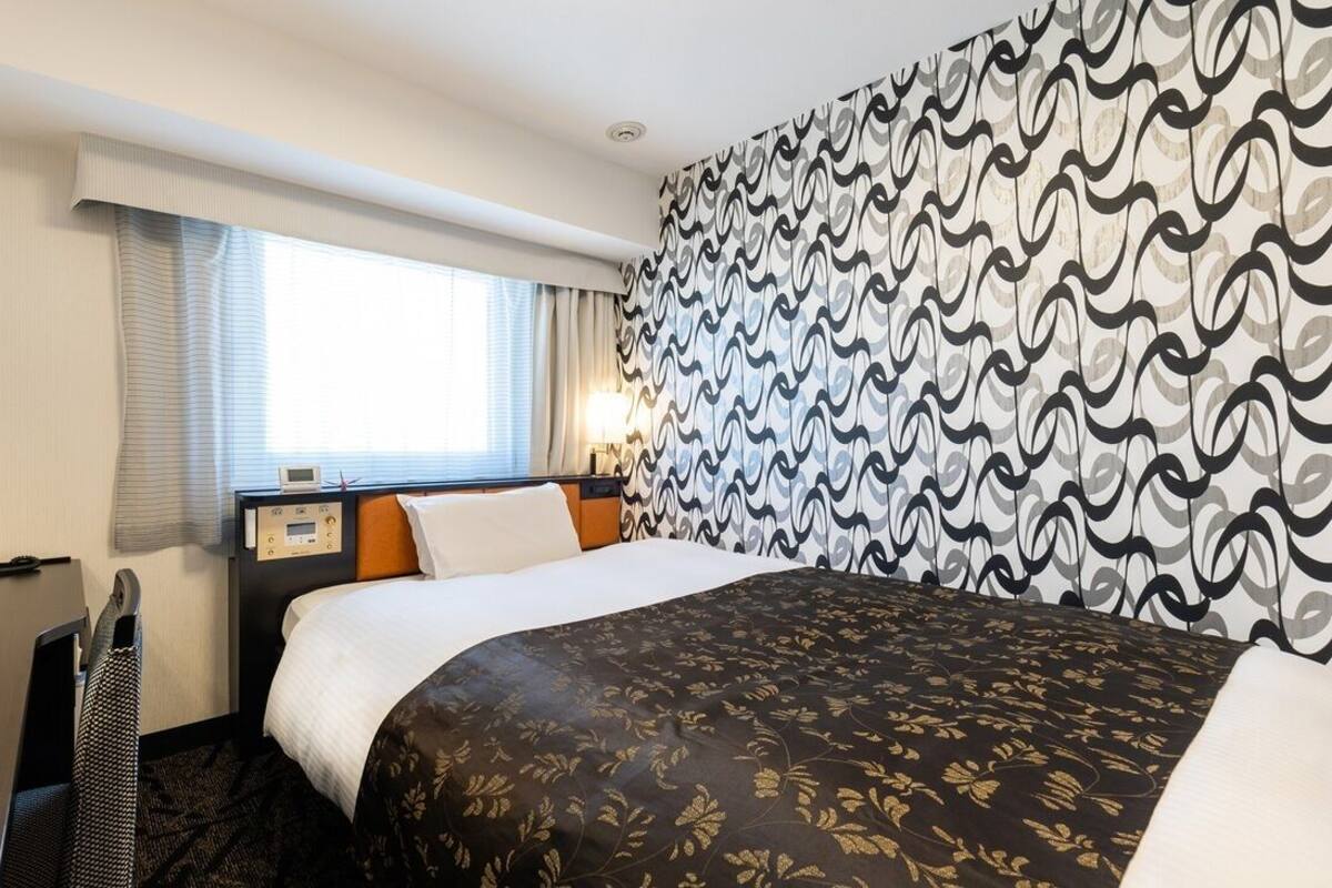 Blackout curtains, free WiFi, bed sheets