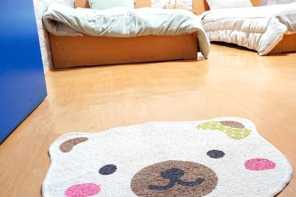 Decoración personalizada, muebles diferentes y wifi gratis