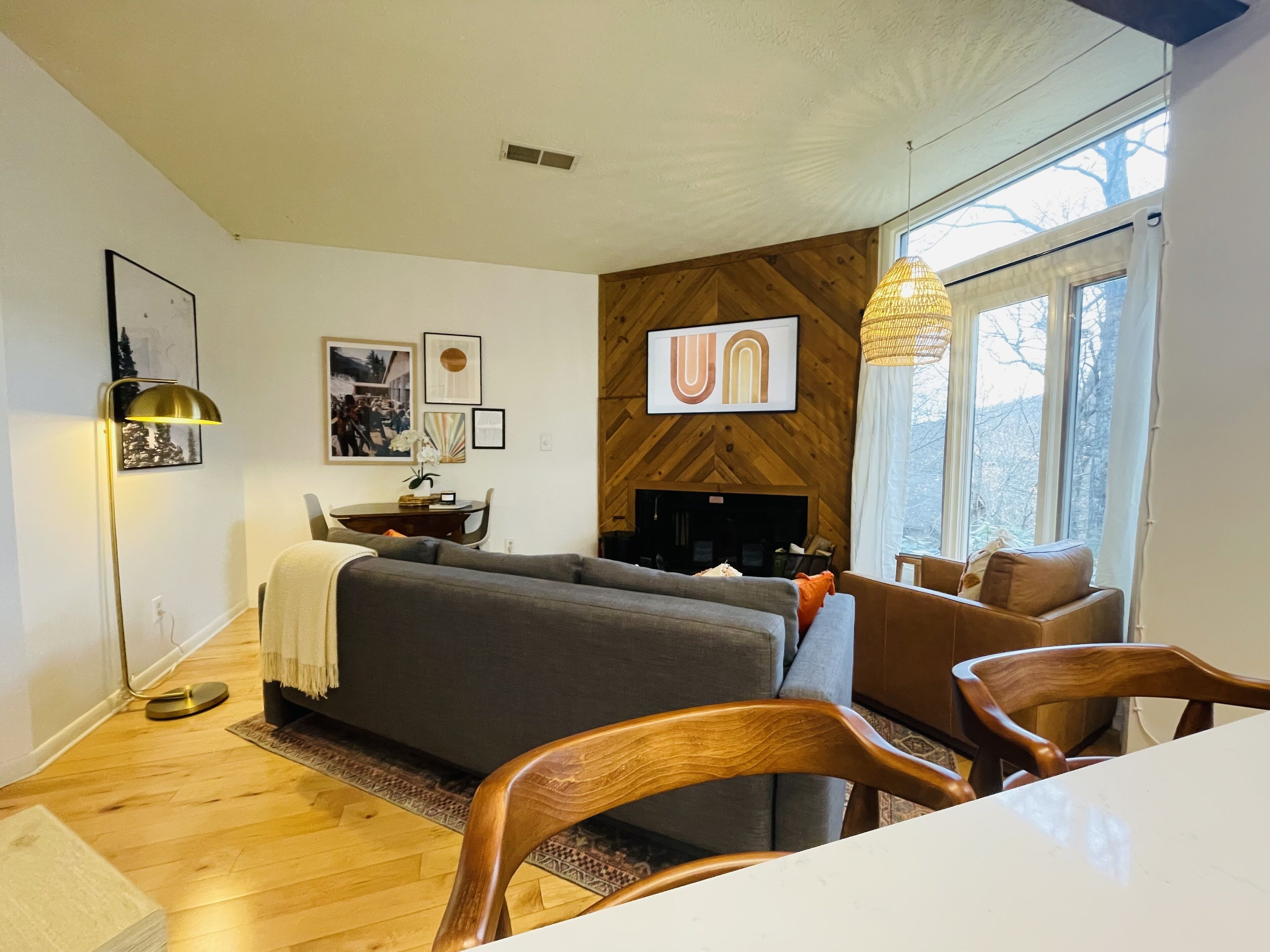 Téléviseur connecté, foyer, chaîne audio