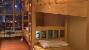 Bed in 6-Bed Male Dormitory with Shared Bathroom | Blackout curtains, free WiFi - Shenzhen Mugufang Youth Hostel (Shenzhen)