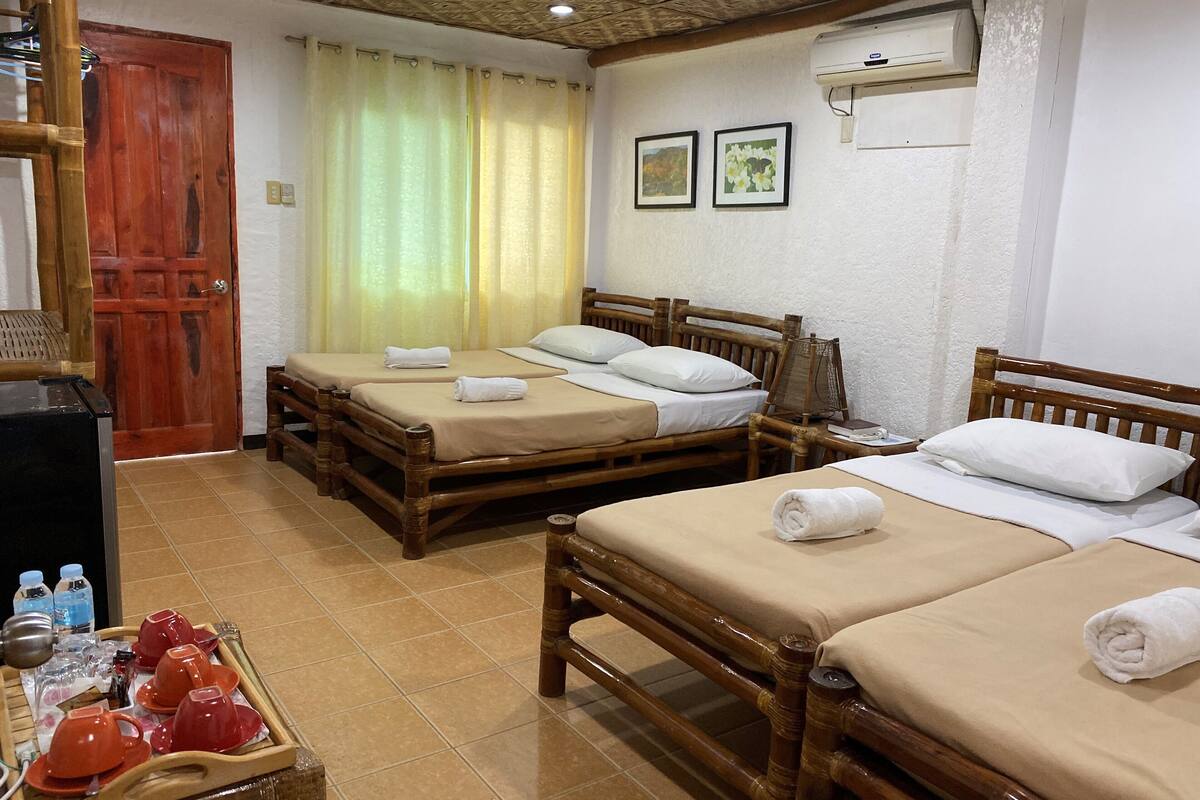 Chambre Familiale, vue jardin (Cabana)