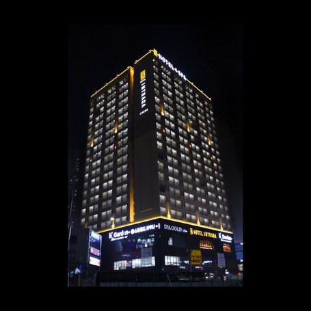 Front of property - evening/night