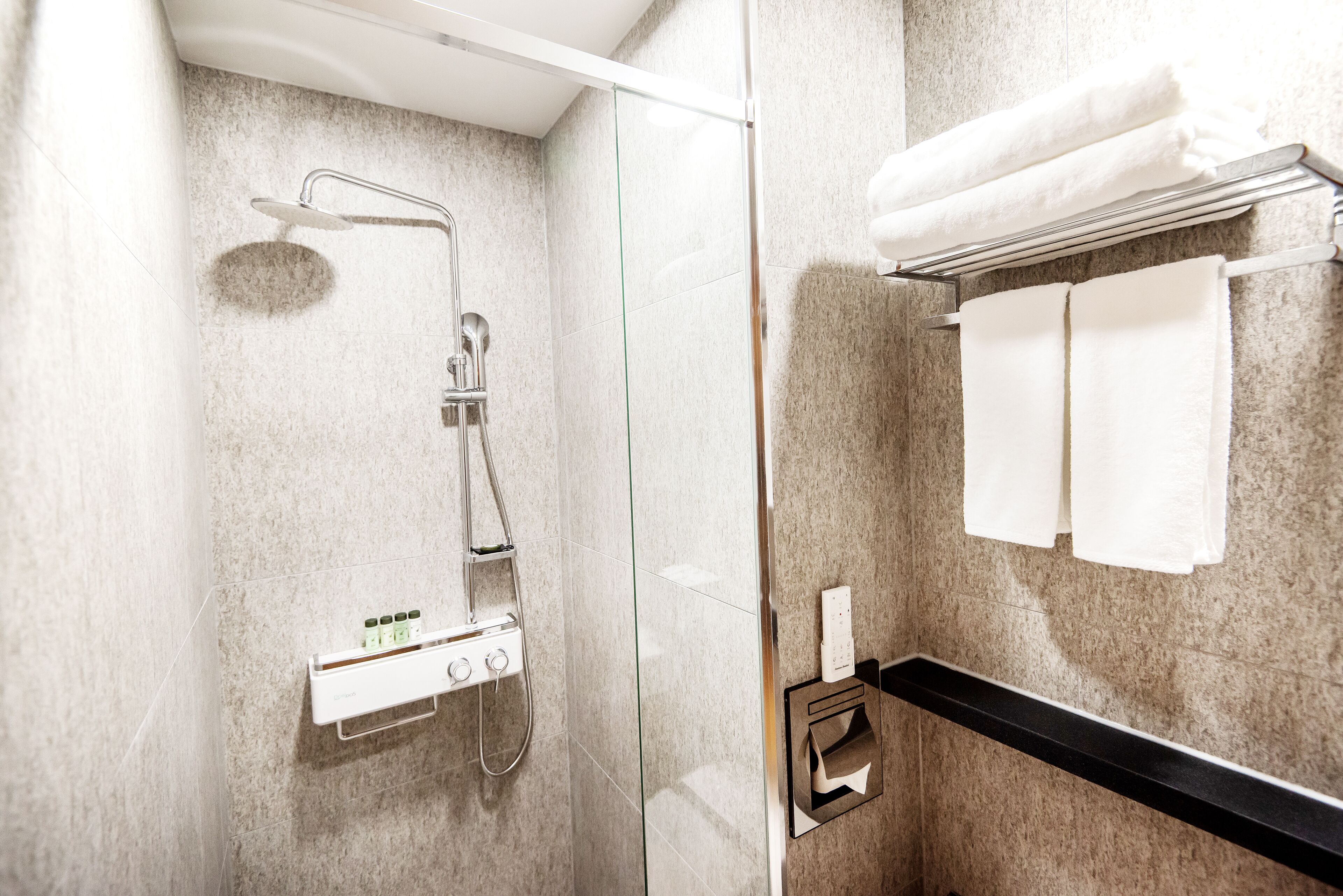 1 bedroom, premium bedding, down duvets, desk