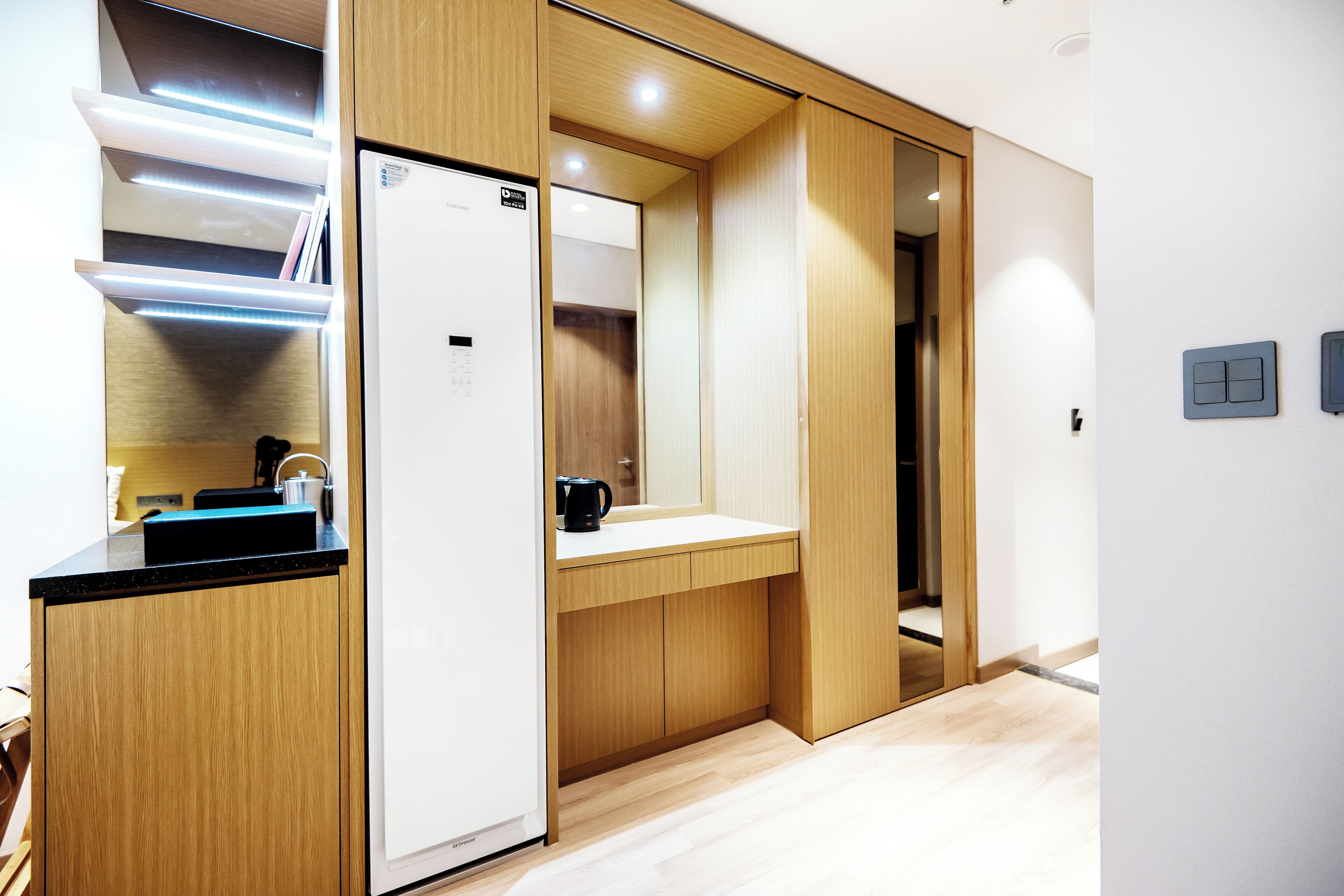 1 bedroom, premium bedding, down duvets, desk