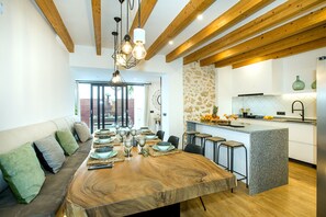 Dining - VILLA MIQUEL - LUXURY RETREAT (Buger)