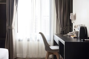 Family Room | Minibar, in-room safe, blackout curtains, soundproofing - Xotel (Khon Kaen)