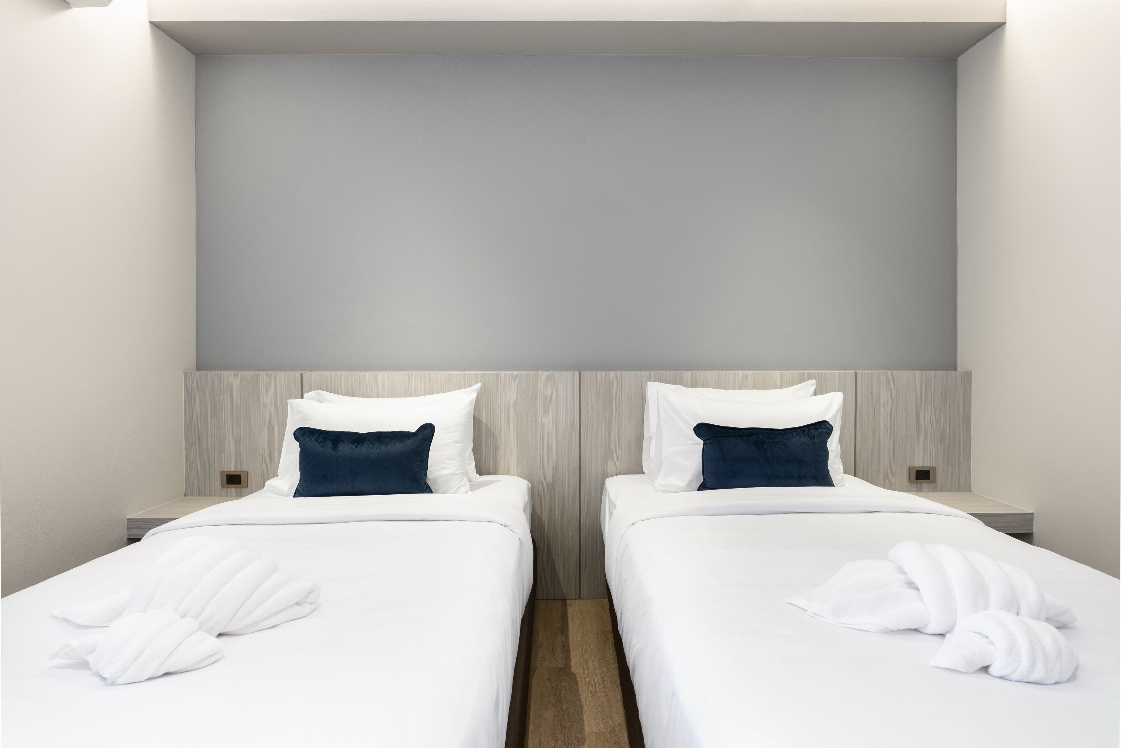 superior twin room | 1 bedroom, minibar, in-room safe, blackout curtains