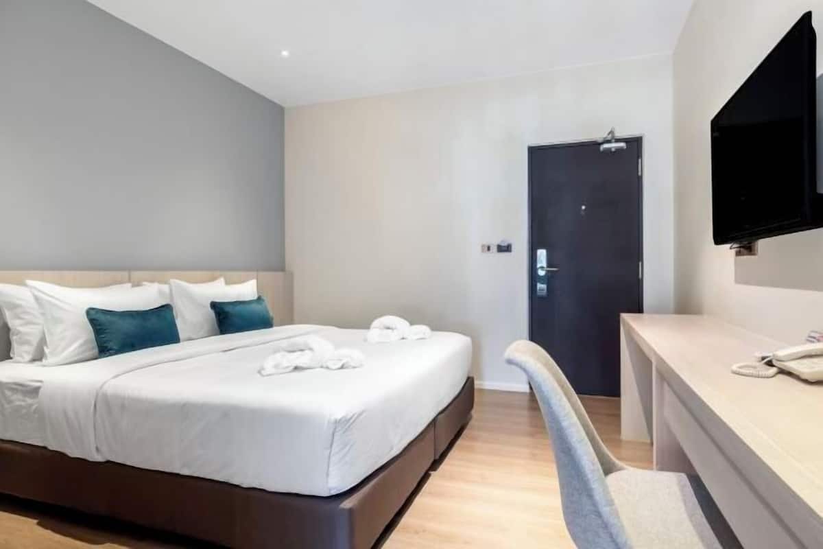 1 bedroom, minibar, in-room safe, blackout curtains