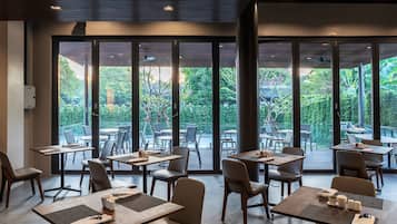 Daily buffet breakfast (THB 180 per person)
