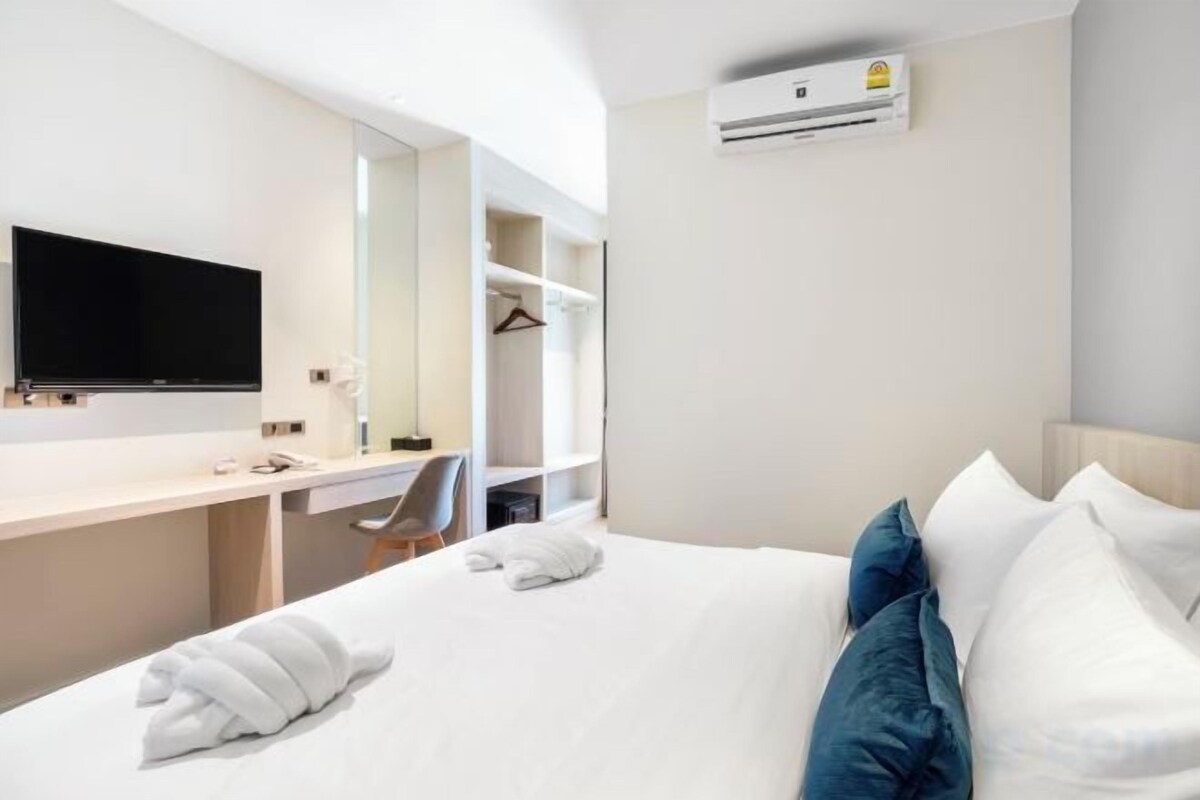 Minibar, in-room safe, blackout drapes, soundproofing