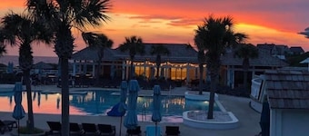 Ultimate Bald Head cottage.  Shoals Club/BHI Club access w/ GOLF.  2 golf carts.