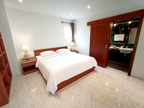 1 slaapkamer, een strijkplank/strijkijzer, wifi, beddengoed