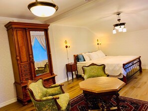 Exclusive Double Room | Individually decorated, individually furnished, blackout curtains
