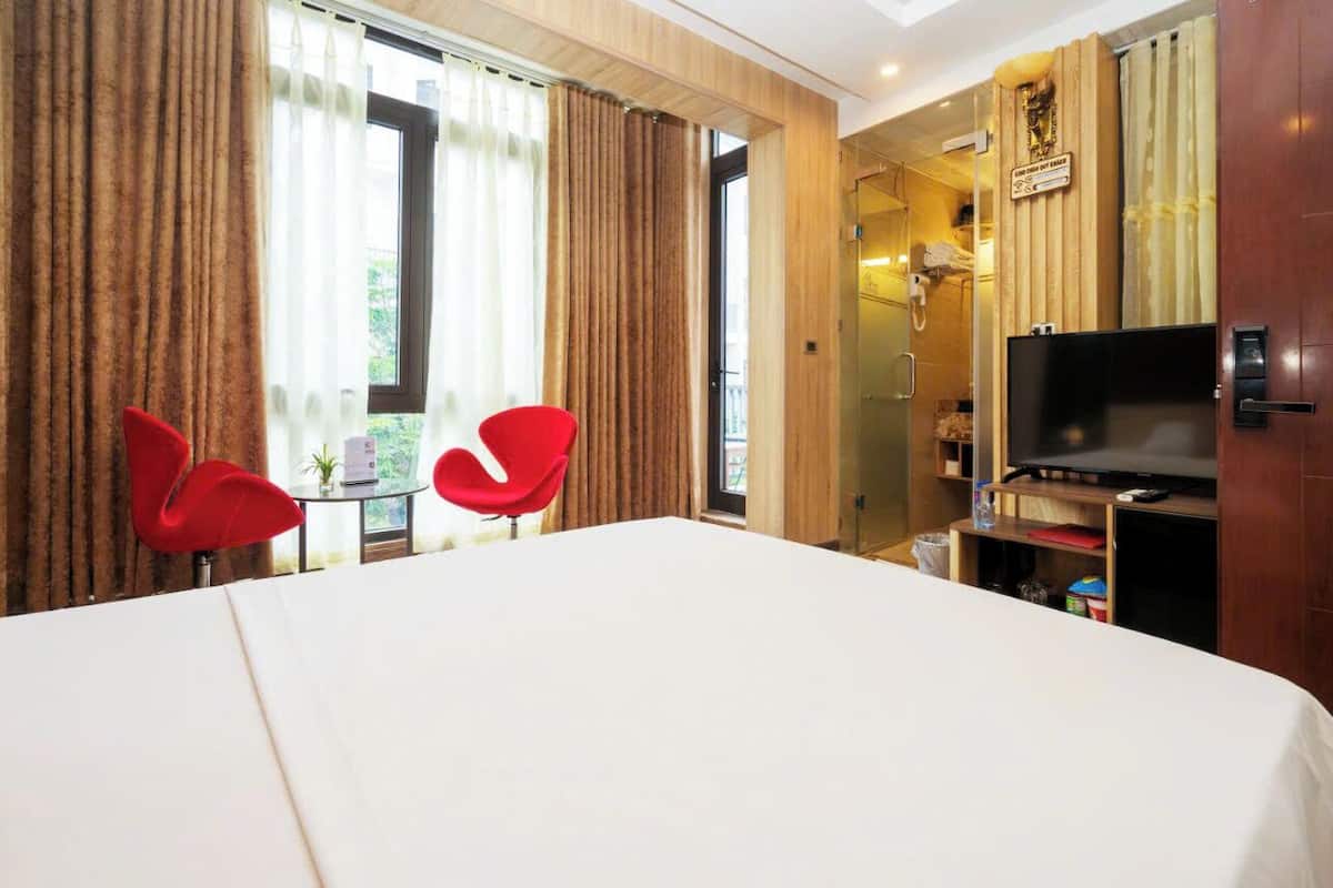 Honeymoon Studio