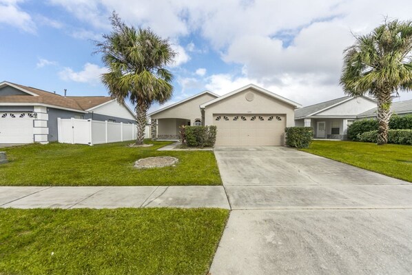 3 bedrooms, desk, iron/ironing board, cots/infant beds - Indian_ridge_oaks_1644 (Kissimmee)
