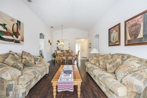 House | Living room | Flat-screen TV - Indian_ridge_oaks_1644 (Kissimmee)