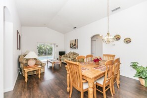 Maison | Restauration dans la chambre