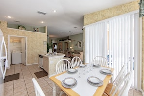 House | Private kitchen | Fridge, microwave, stovetop, dishwasher - Windsor_palms_8144 (Kissimmee)