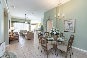 House | Living room | Flat-screen TV, DVD player - Windsor_palms_8144 (Kissimmee)