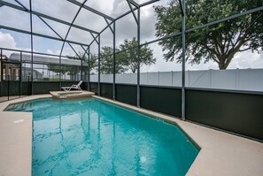 Hus | Pool | Utomhuspool