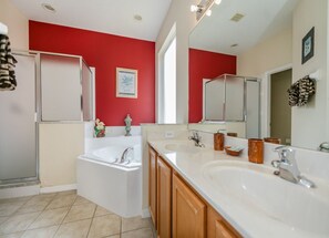 Hus | Badrum | Hårtork och handdukar