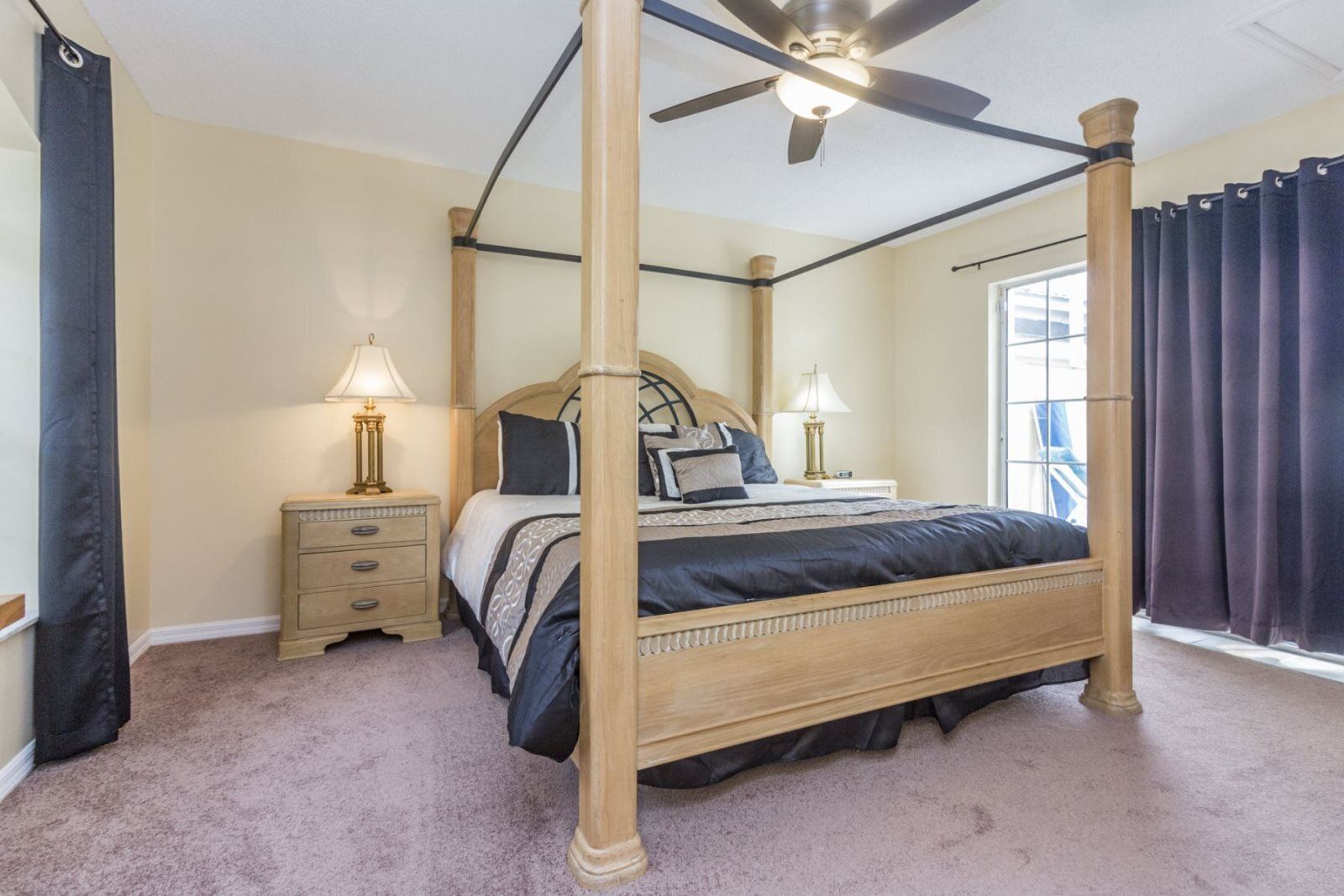 House | 4 bedrooms, desk, iron/ironing board, cots/infant beds