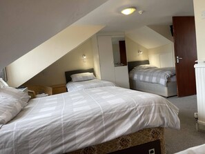 Room - Lamplighter Guesthouse (Plymouth)
