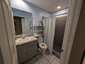 Bathroom - Snowbirds escape / vacation gateway (Englewood)