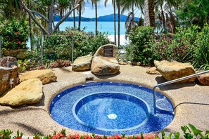Outdoor pool - Whitsunday Apartment on Level 6 (Whitsundays)