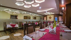 Breakfast, lunch, dinner served; Indian cuisine  - Admire Inn (Udaipur)