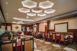 Breakfast, lunch and dinner served  - Admire Inn (Udaipur)