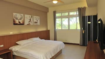 Individuell dekoriert, Schreibtisch, schallisolierte Zimmer