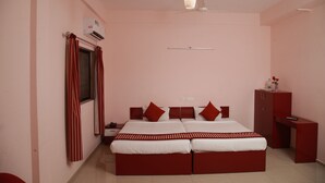 Executive Room | Desk, laptop workspace, soundproofing, iron/ironing board - The Chandy's- Your hotel people (Kanayannur)
