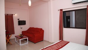 Executive Room | Desk, laptop workspace, soundproofing, iron/ironing board - The Chandy's- Your hotel people (Kanayannur)