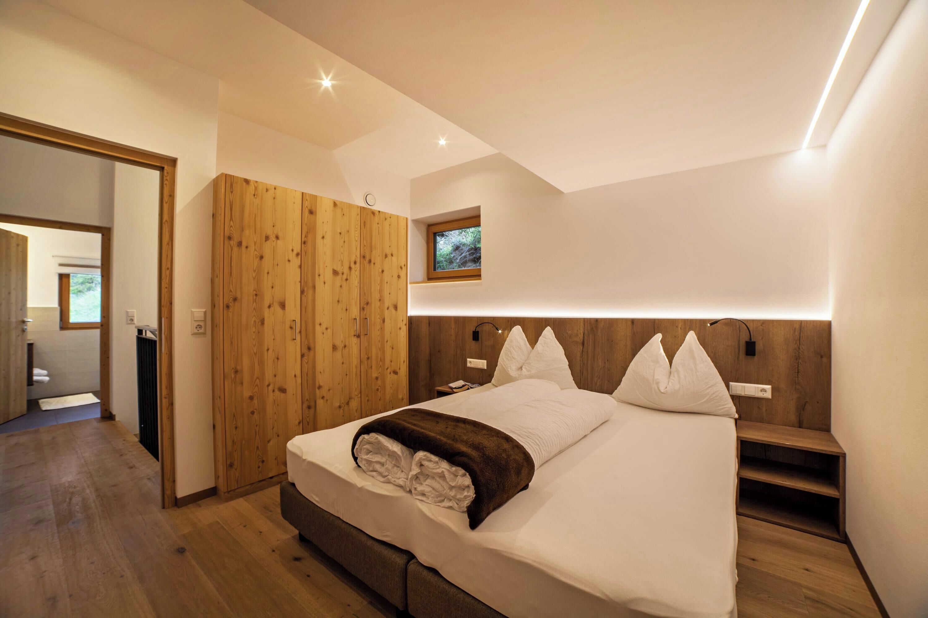 4 camere, Wi-Fi gratuito, lenzuola