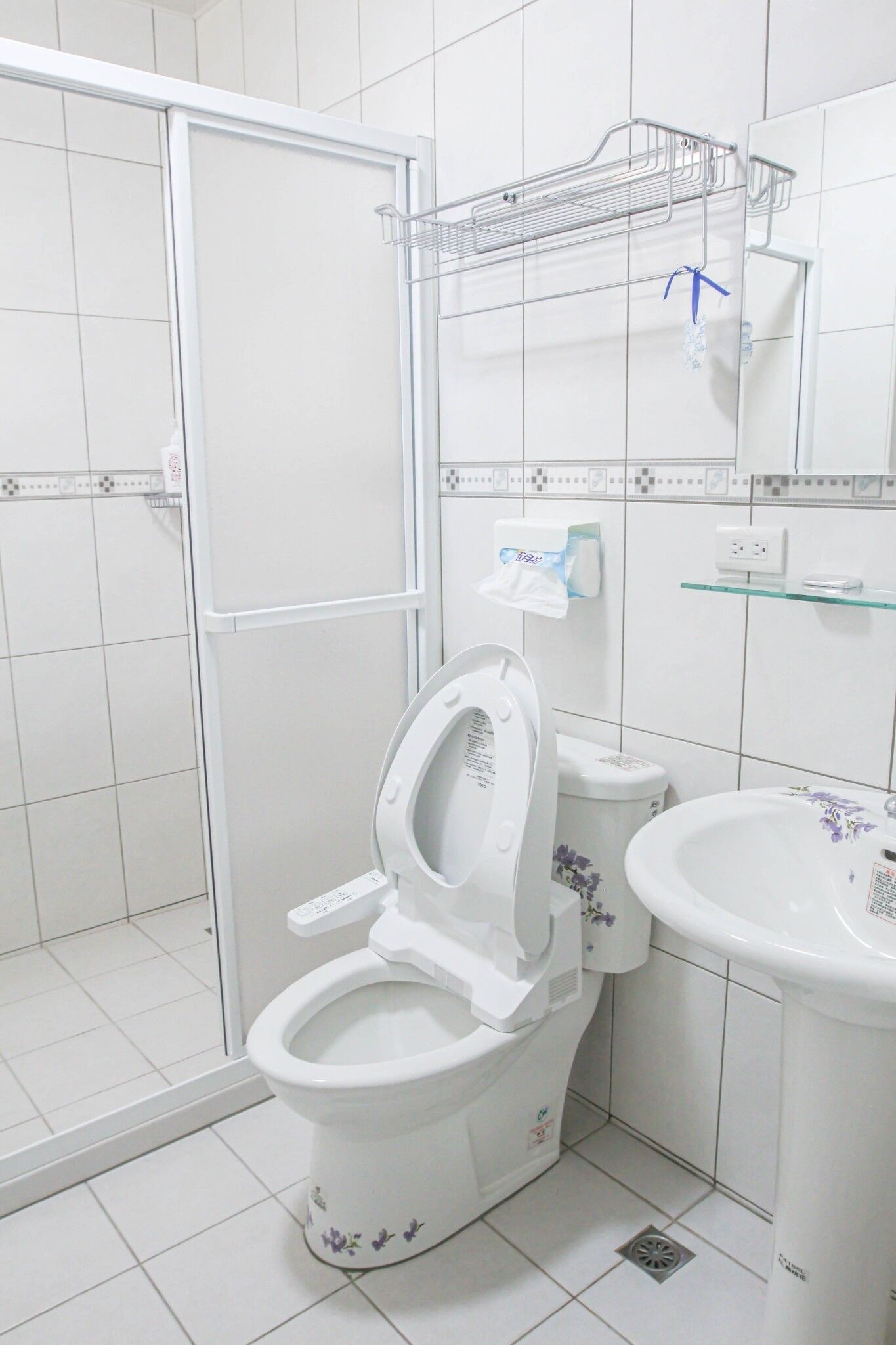 Superior Triple Room | Bathroom | Shower, rainfall showerhead, designer toiletries, hair dryer