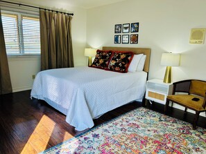 4 bedrooms, iron/ironing board, travel cot, free WiFi - Castle Cove Bentonville...private home with pool across from Crystal Bridges (Bentonville)