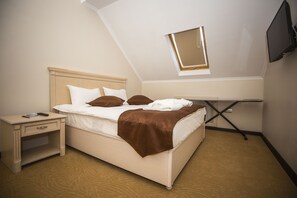 Minibar, Bügeleisen/Bügelbrett, kostenloses WLAN, Bettwäsche