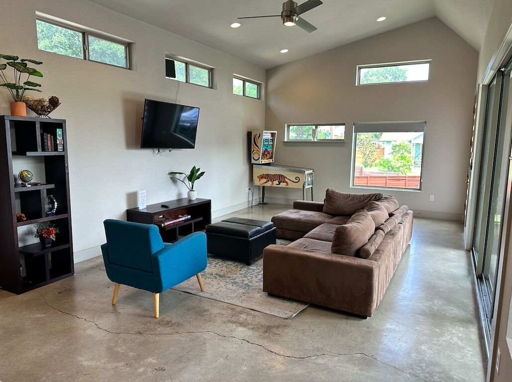 Spacious East Side Home - Harvest Moon!