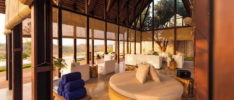 Sala de estar en el lobby