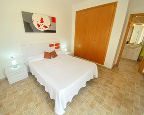3 quartos, ferros/tábuas de passar roupa, Wi-Fi de cortesia
