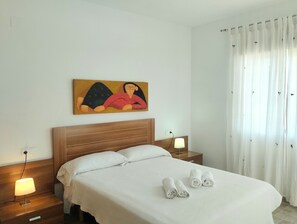 3 bedrooms, iron/ironing board, free WiFi