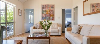 Seaside Apartment - Tranquil and Elegant Apartment Close to Beaches
