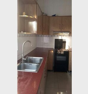 Refrigerador, microondas, tetera/pava eléctrica